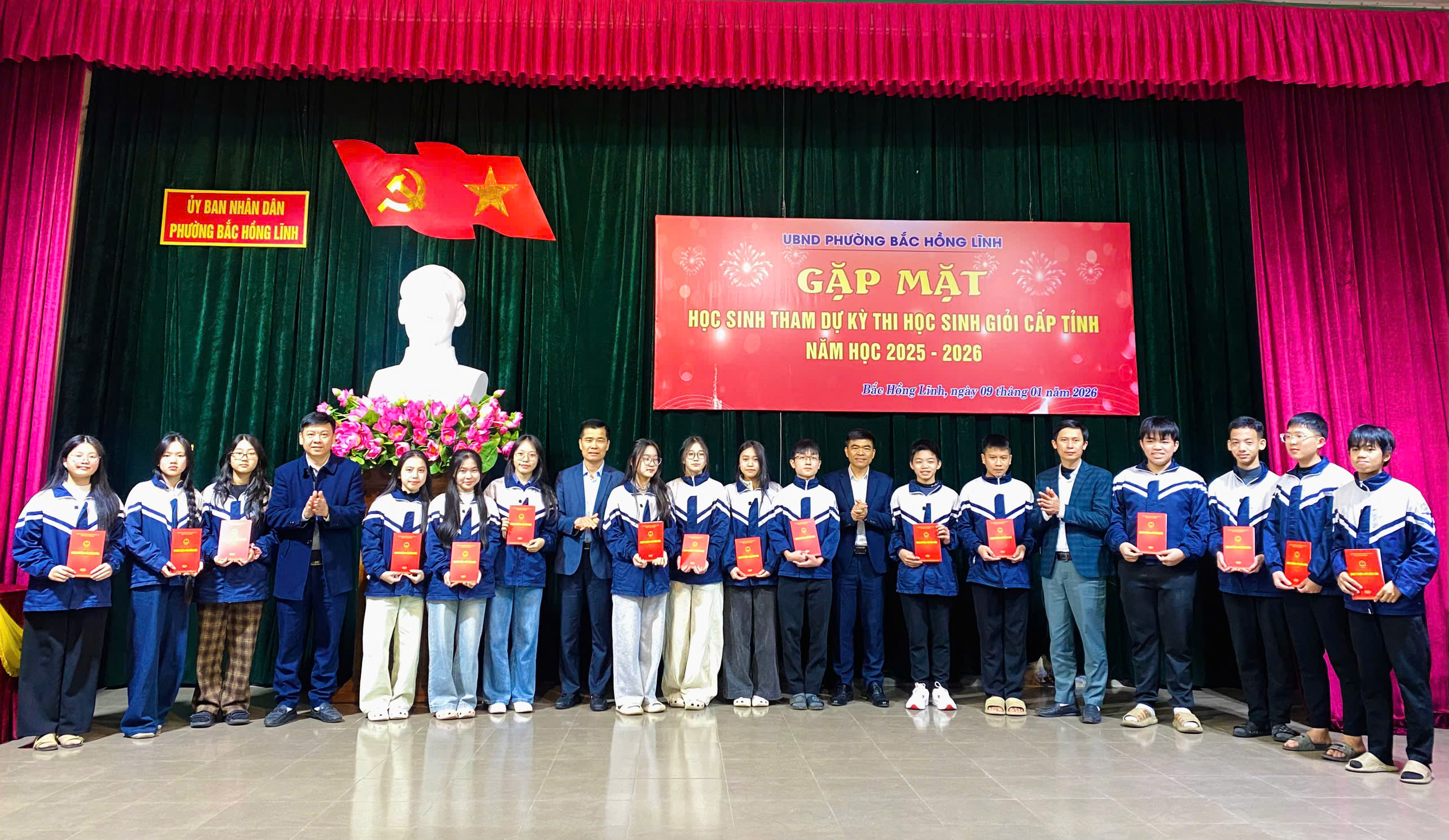 Gặp mặt, động viên học sinh tham dự kỳ thi học sinh giỏi cấp tỉnh năm học 2025 – 2026