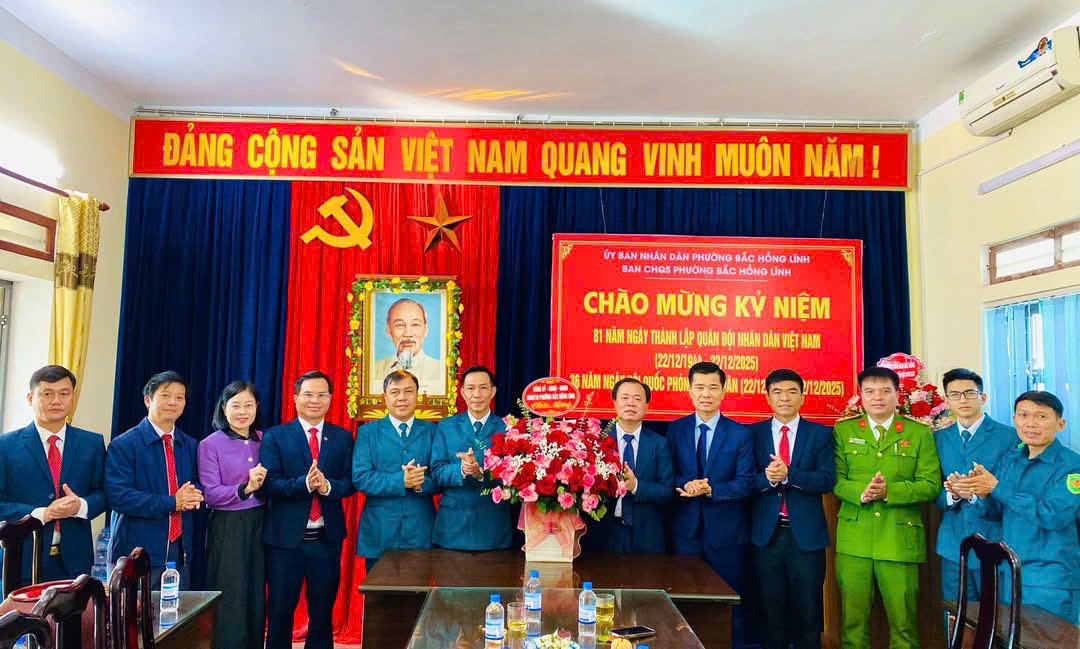 Lãnh đạo phường Bắc Hồng Lĩnh chúc mừng các đơn vị nhân ngày thành lập Quân đội nhân dân Việt Nam