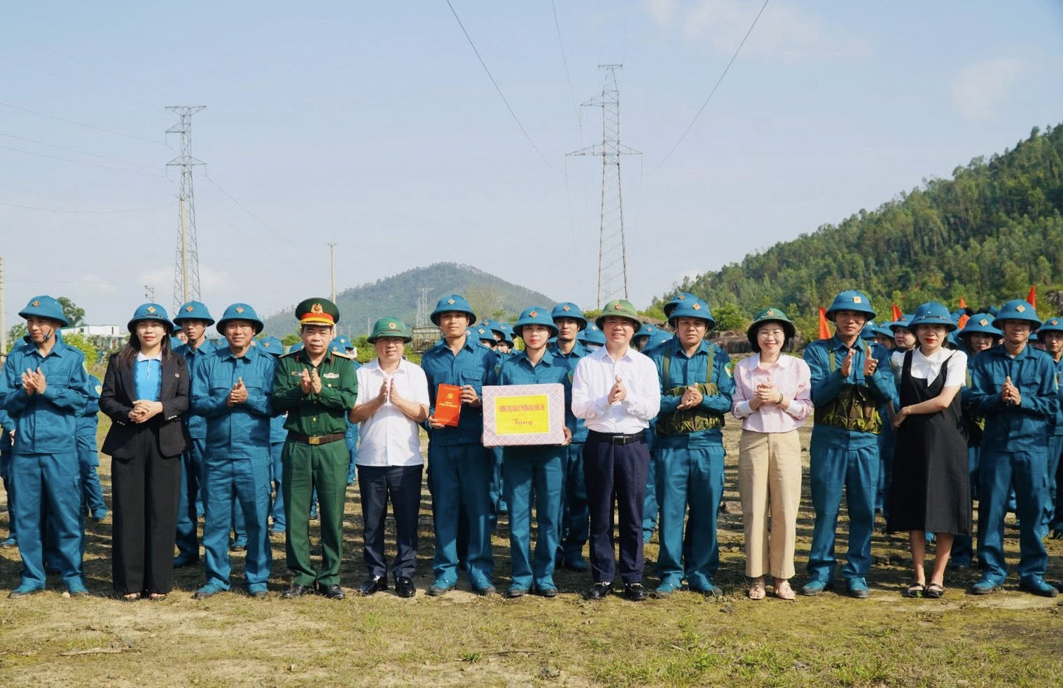 Lãnh đạo phường Bắc Hồng Lĩnh động viên lực lượng huấn luyện chiến đấu dân quân năm thứ nhất