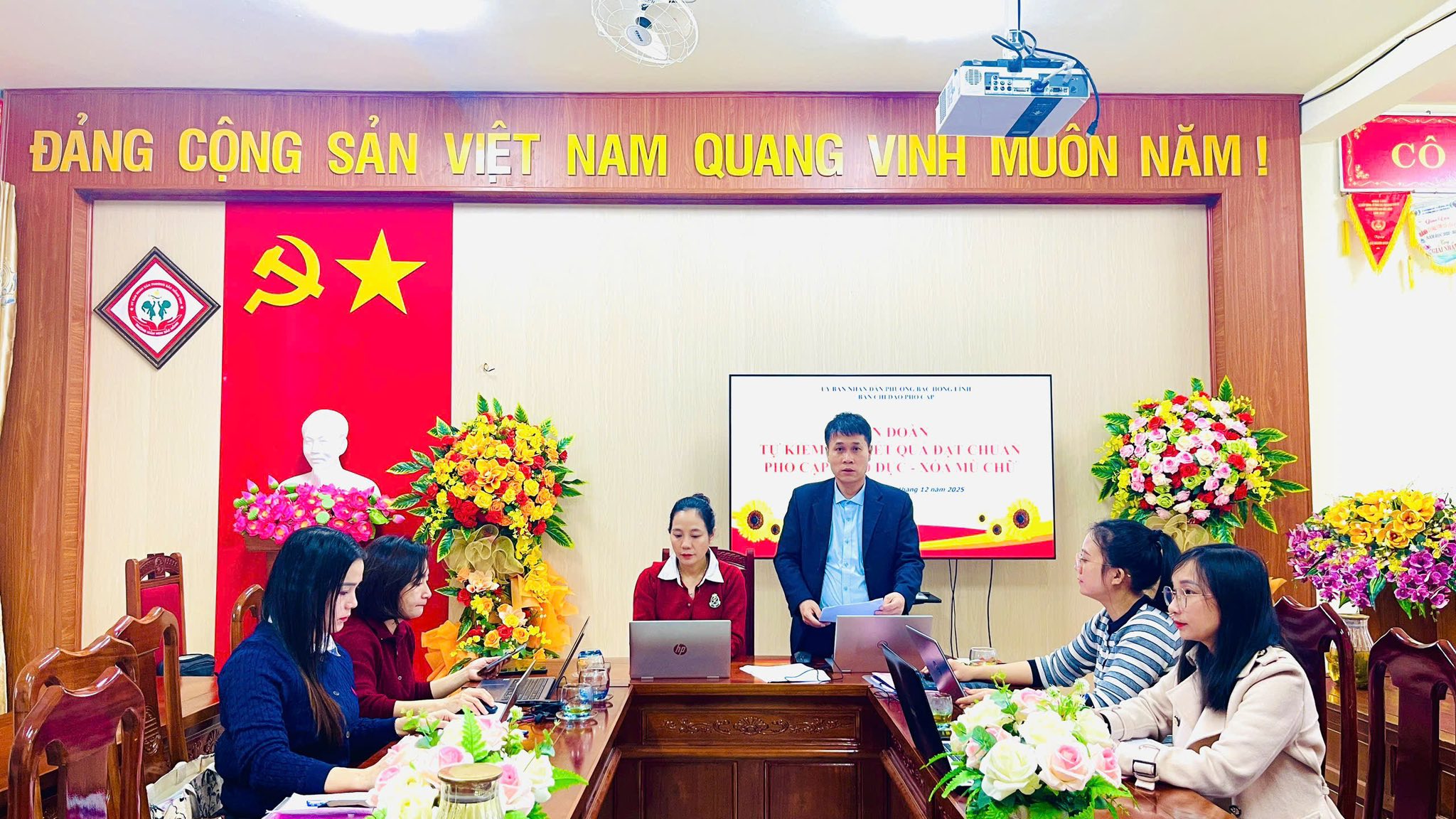 Phường Bắc Hồng Lĩnh tổ chức tự kiểm tra công tác phổ cập giáo dục, xóa mù chữ năm 2025 