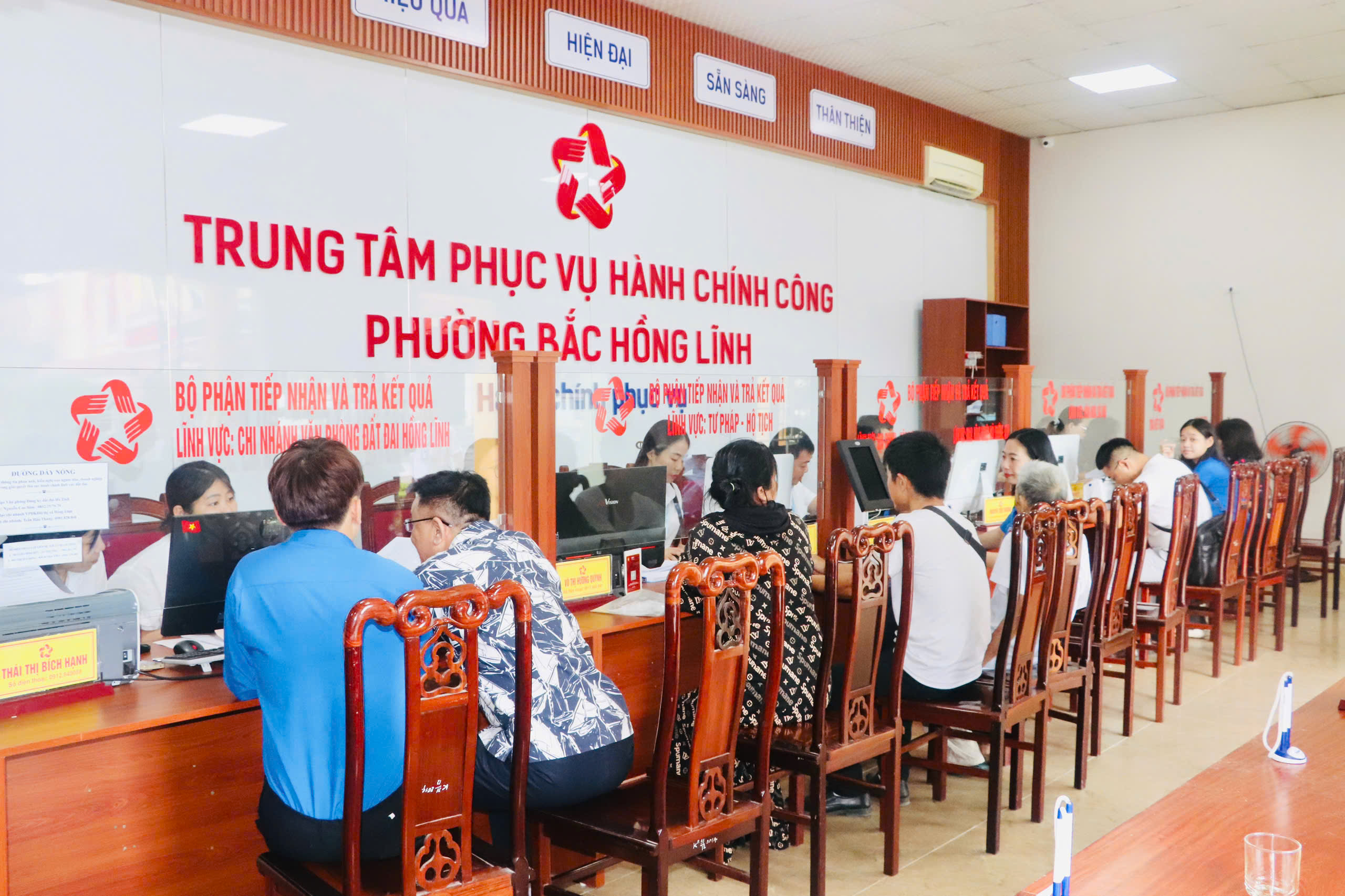 Trung tâm phục vụ hành chính công phường Bắc Hồng Lĩnh tăng cường làm việc ngày thứ 7, Chủ Nhật để phục vụ Nhân dân