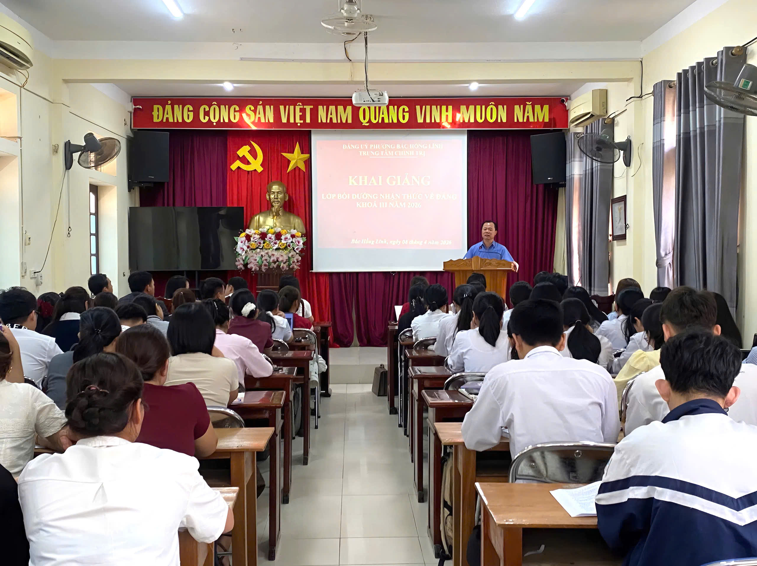 Khai giảng lớp bồi dưỡng nhận thức về Đảng khoá III năm 2026