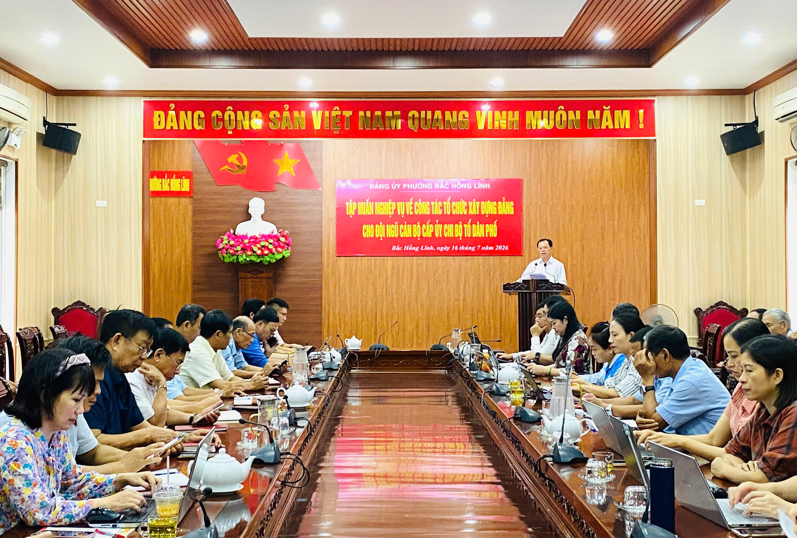 Phường Bắc Hồng Lĩnh bồi dưỡng nghiệp vụ cho đội ngũ cấp ủy chi bộ tổ dân phố, nâng cao năng lực công tác Đảng sau sắp xếp 