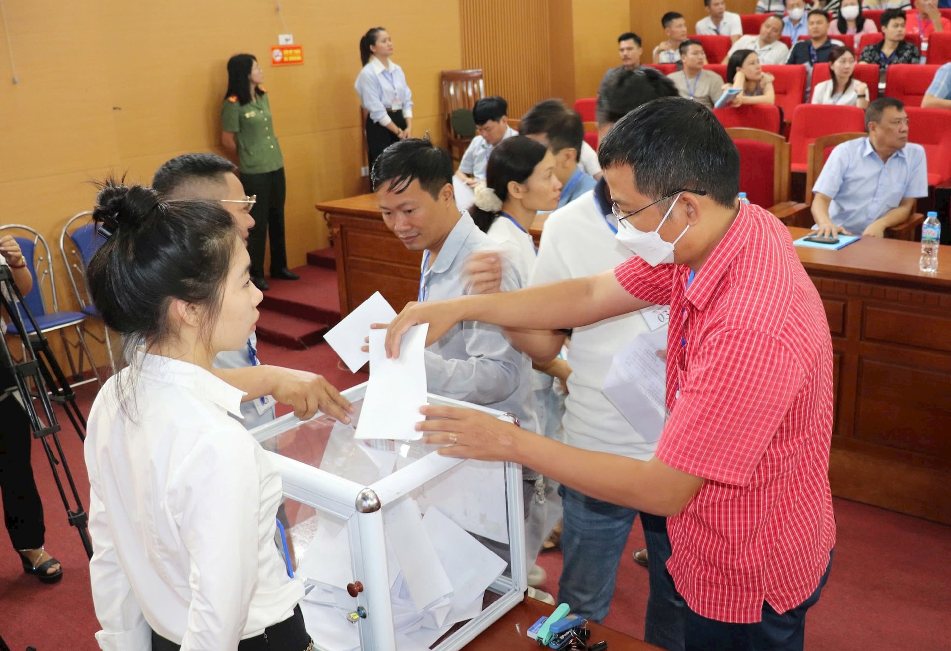 Công bố kết quả trúng đấu giá các lô đất bám đường Võ Nguyên Giáp, phường Bắc Hồng Lĩnh 